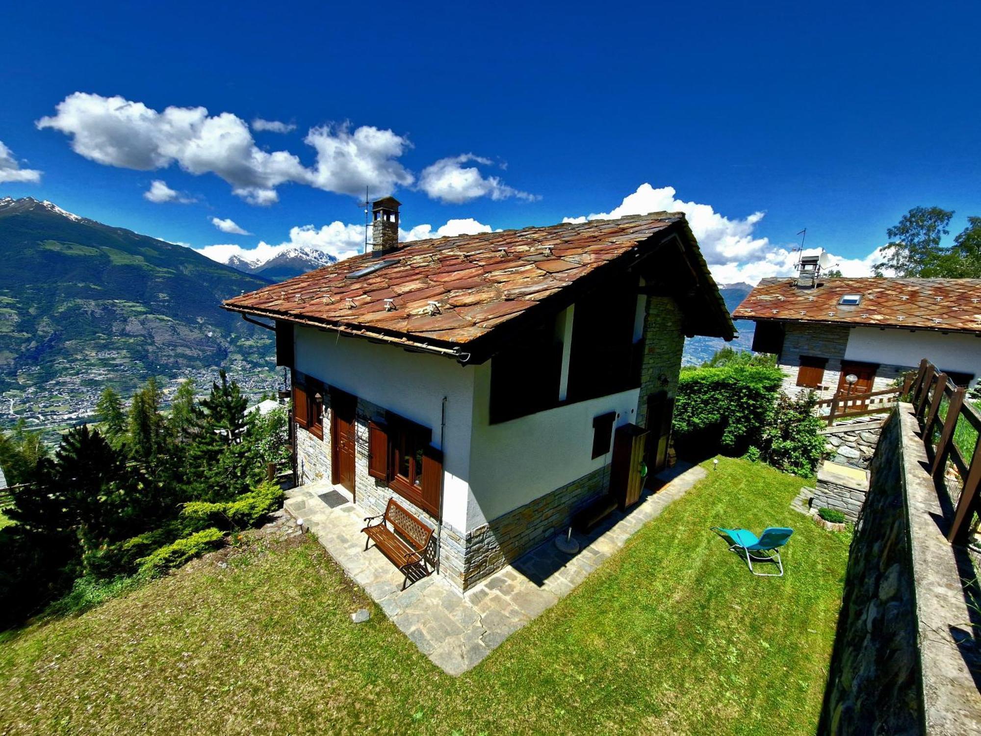 Chalet Panoramico Vicino Ad Aosta E Pila Villa Gressan Exterior photo