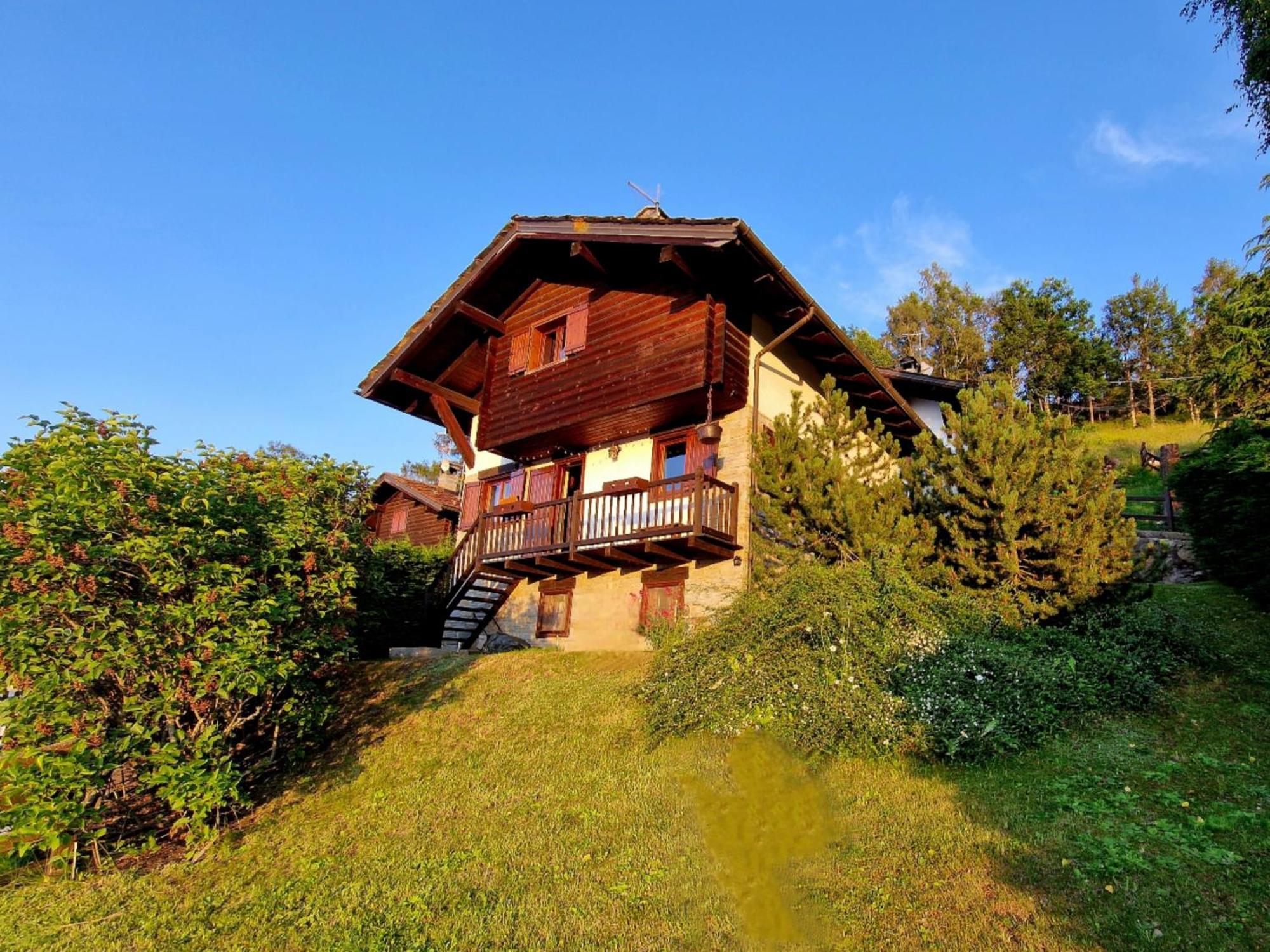 Chalet Panoramico Vicino Ad Aosta E Pila Villa Gressan Exterior photo